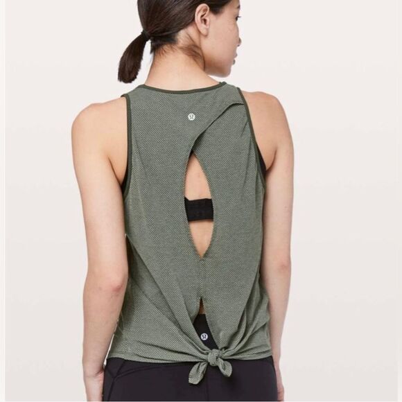 Lululemon Open Up Tank Camo Green Size 6 - Picture 1 of 8